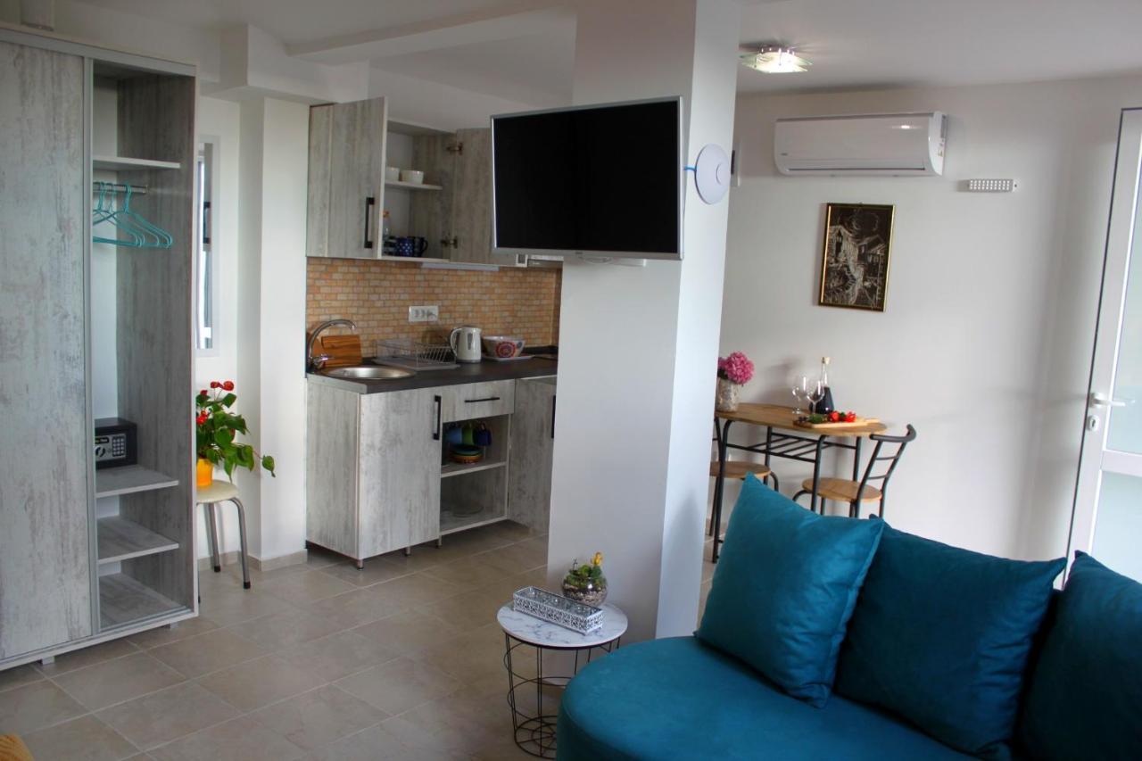 Blue Mediterranean Apartments Свети-Стефан Экстерьер фото
