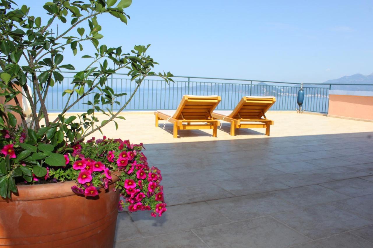 Blue Mediterranean Apartments Свети-Стефан Экстерьер фото