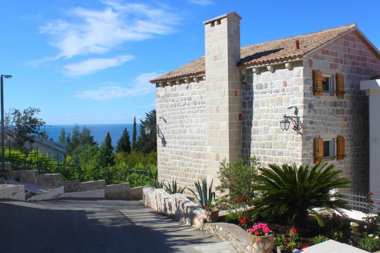 Blue Mediterranean Apartments Свети-Стефан Экстерьер фото
